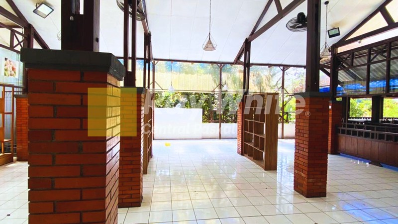 Ruang Usaha Eks Resto di Mainroad Setiabudi Bandung