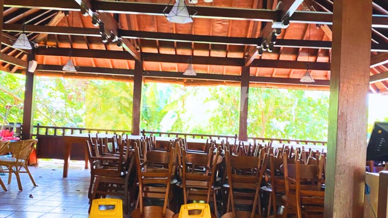 Ruang Usaha Eks Resto di Mainroad Setiabudi Bandung