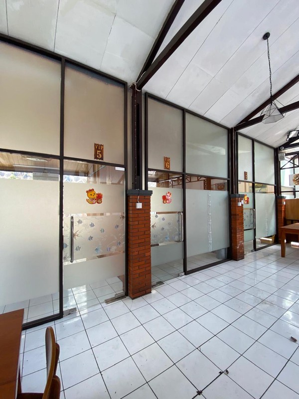 Ruang Usaha Eks Resto di Mainroad Setiabudi Bandung