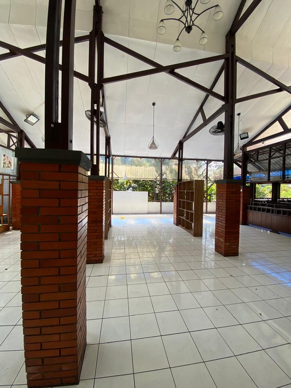 Ruang Usaha Eks Resto di Mainroad Setiabudi Bandung