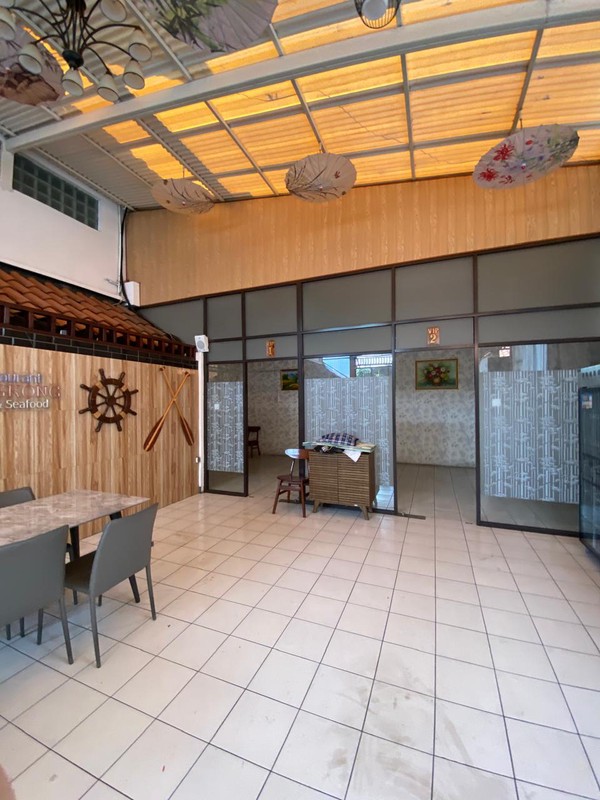Ruang Usaha Eks Resto di Mainroad Setiabudi Bandung