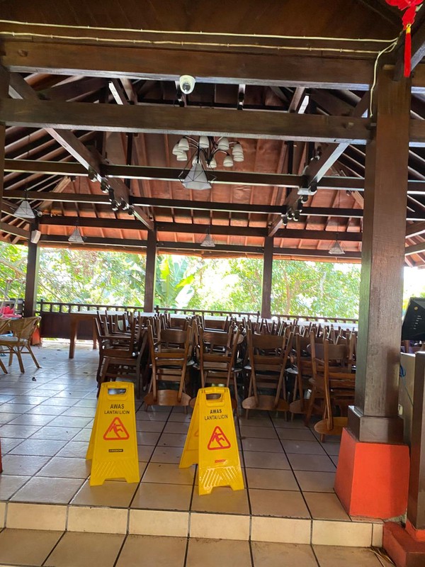 Ruang Usaha Eks Resto di Mainroad Setiabudi Bandung