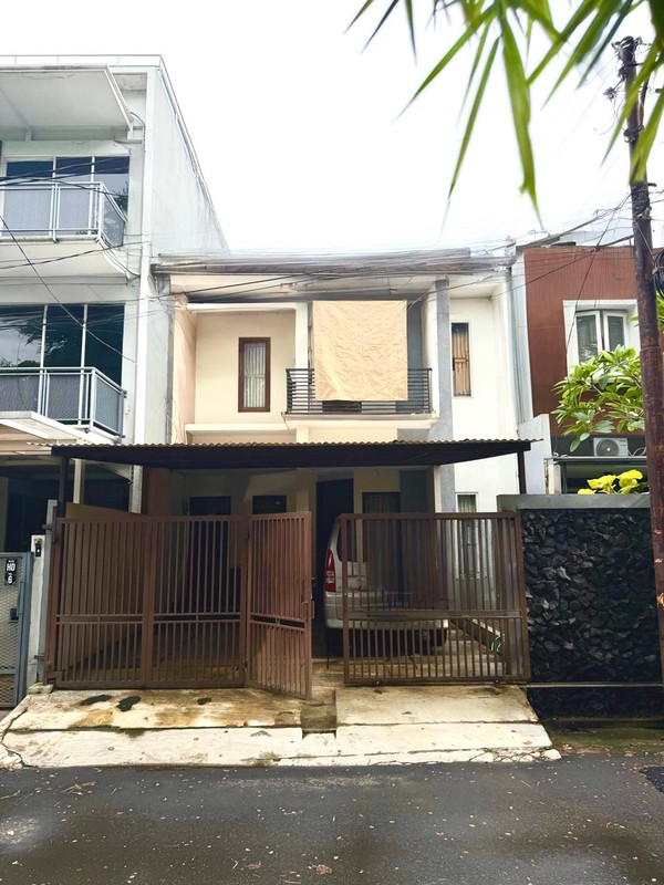 Rumah 2 Lantai Siap Huni dengan Hunian Nyaman dan Asri @Bintaro Sektor 3