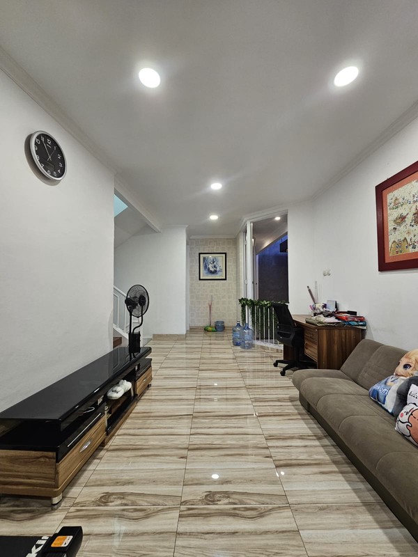 Rumah 2 Lantai Siap Huni dengan Hunian Nyaman dan Asri @Pesanggrahan, Jakarta Selatan