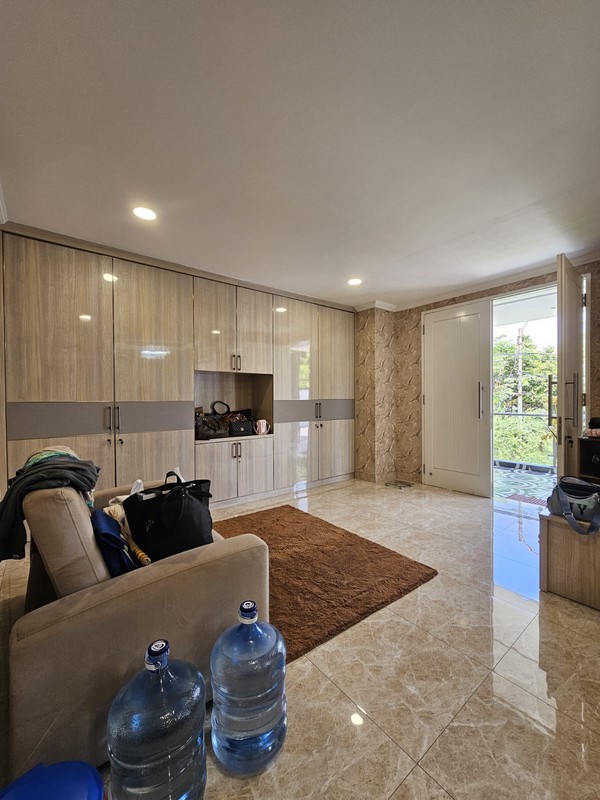 Rumah 2 Lantai Siap Huni dengan Hunian Nyaman dan Asri @Pesanggrahan, Jakarta Selatan