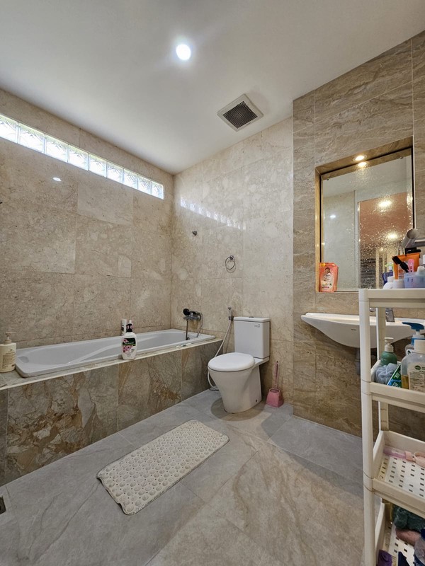 Rumah 2 Lantai Siap Huni dengan Hunian Nyaman dan Asri @Pesanggrahan, Jakarta Selatan