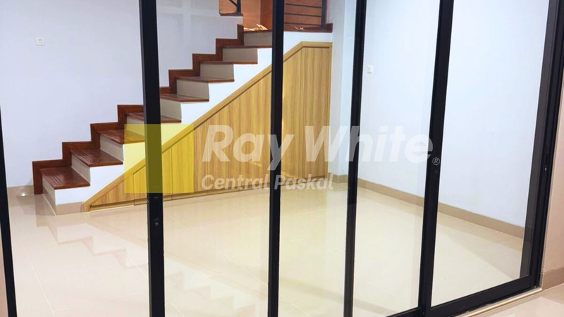 Rumah Modern Bangunan Baru di Kawasan Dago