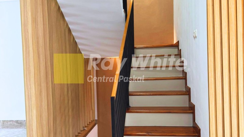 Rumah Modern Bangunan Baru di Kawasan Dago