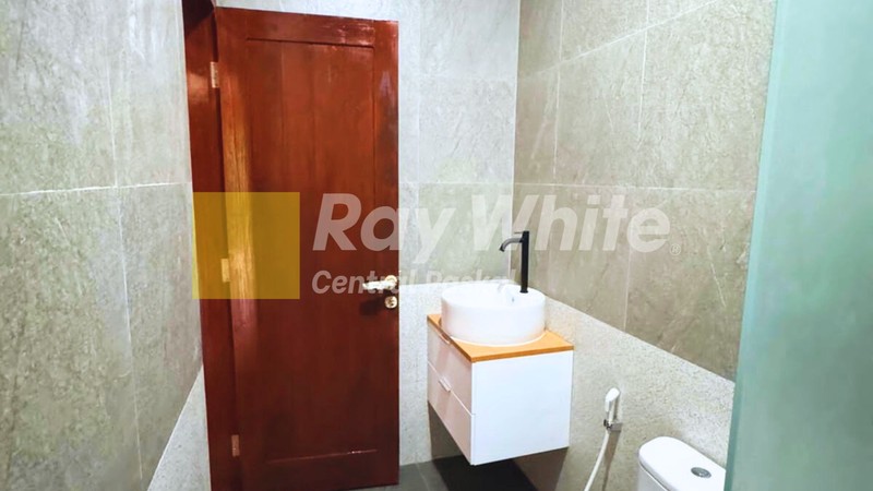 Rumah Modern Bangunan Baru di Kawasan Dago