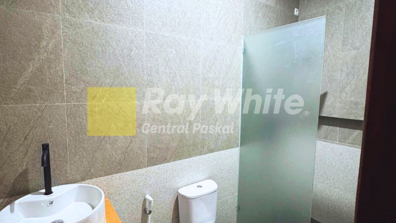 Rumah Modern Bangunan Baru di Kawasan Dago