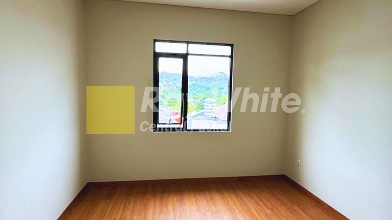 Rumah Modern Bangunan Baru di Kawasan Dago