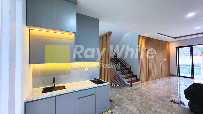 Rumah Modern Bangunan Baru di Kawasan Dago