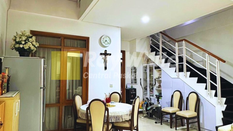 Rumah Cantik Dalam Cluster Pasteur Bandung