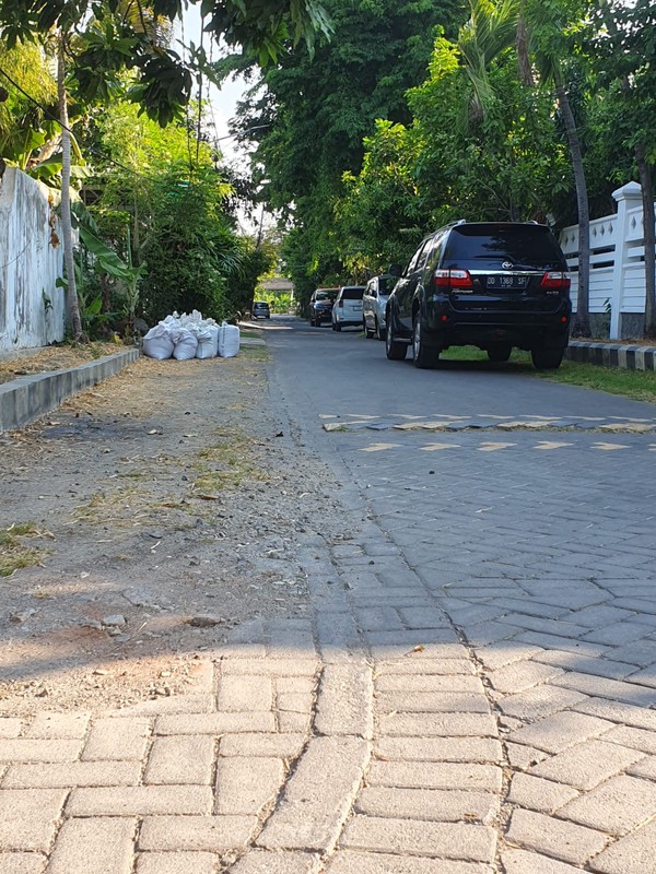 Dijual 564 M2 Tanah Kavling Jalan Jemursari Surabaya Strategis Dekat Dunkin Donuts Jemursari - Row Jalan 2 Mobil - Surat Shm