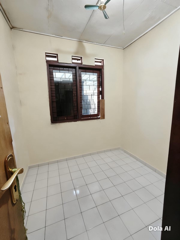 DIJUAL CEPAT RUMAH 1LT, 4 KIOS, 1 RUKO 2LT