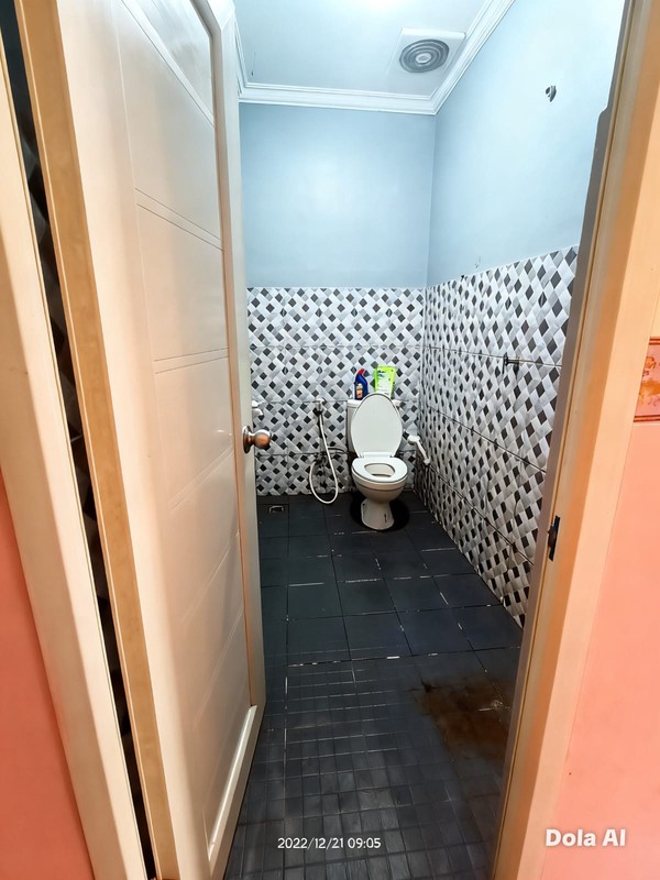 DIJUAL CEPAT RUMAH 1LT, 4 KIOS, 1 RUKO 2LT