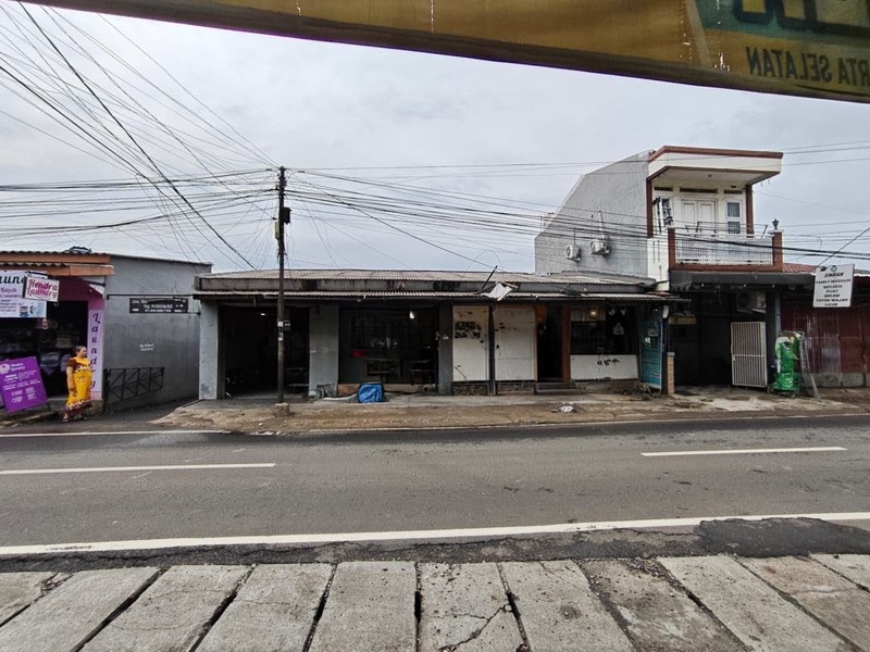 DIJUAL CEPAT RUMAH 1LT, 4 KIOS, 1 RUKO 2LT