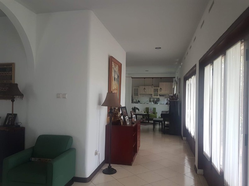 Dijual Rumah Besar Lokasi Strategis Di Jl. H. Bona, Limo, Depok