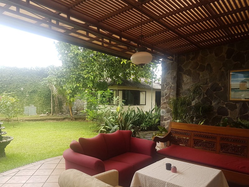 Dijual Rumah Besar Lokasi Strategis Di Jl. H. Bona, Limo, Depok