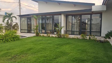 FOR SALE - LEASEHOLD - Brand New Villa with Huge Garden and Pool in between Kerobokan and Canggu, BALI