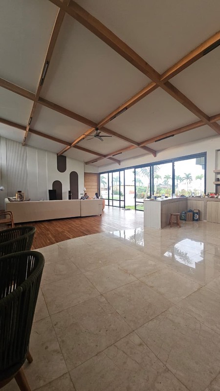 FOR SALE - LEASEHOLD - Brand New Villa with Huge Garden and Pool in between Kerobokan and Canggu, BALI