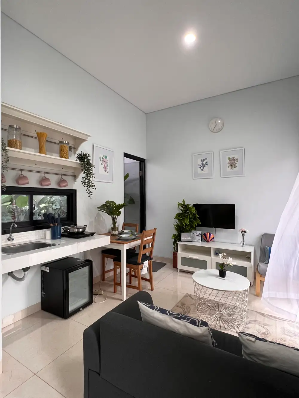 Rumah Brand New Pinang Ranti Dekat LRT TMII