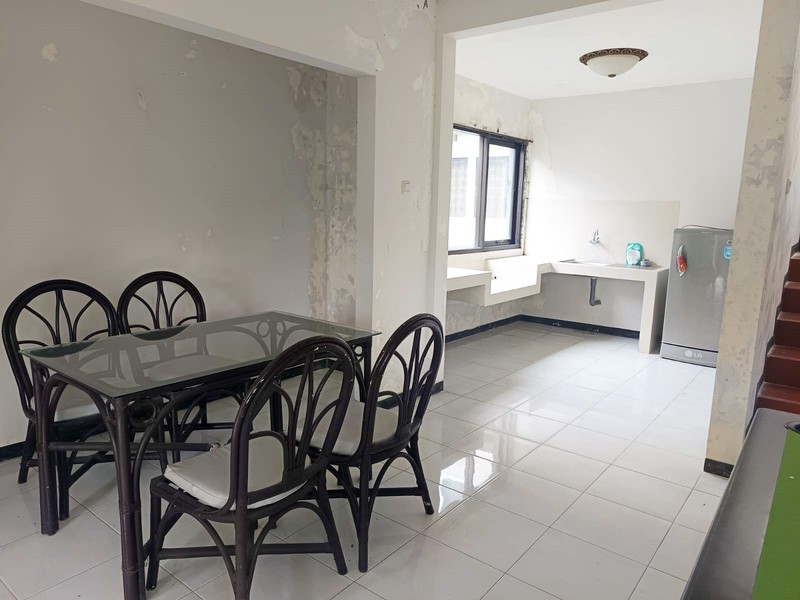 Villa di Grand Trawas Mojokerto, 2 Lantai, Semi Furnished