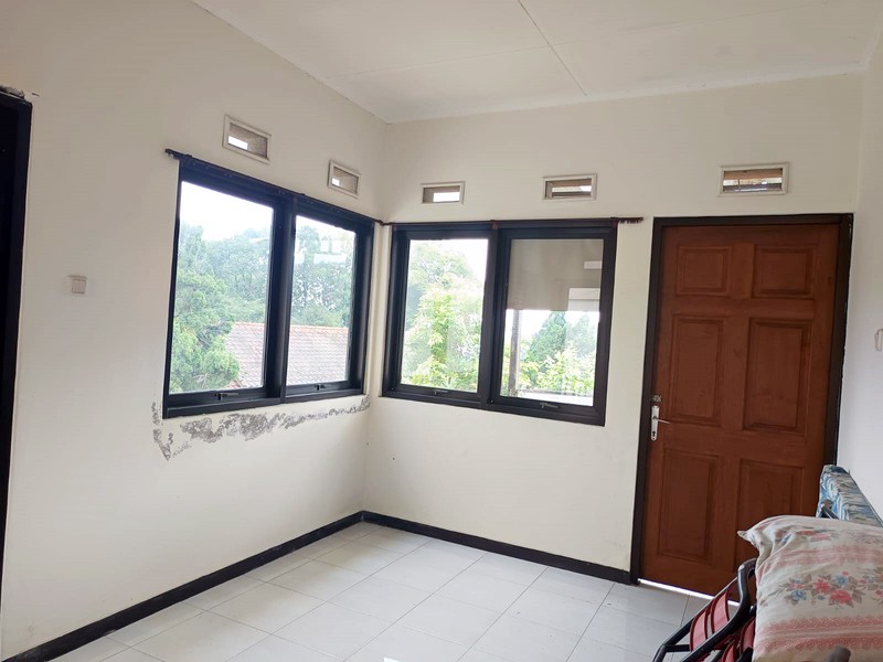 Villa di Grand Trawas Mojokerto, 2 Lantai, Semi Furnished