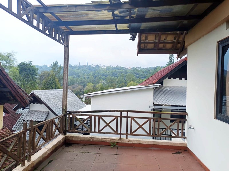 Villa di Grand Trawas Mojokerto, 2 Lantai, Semi Furnished