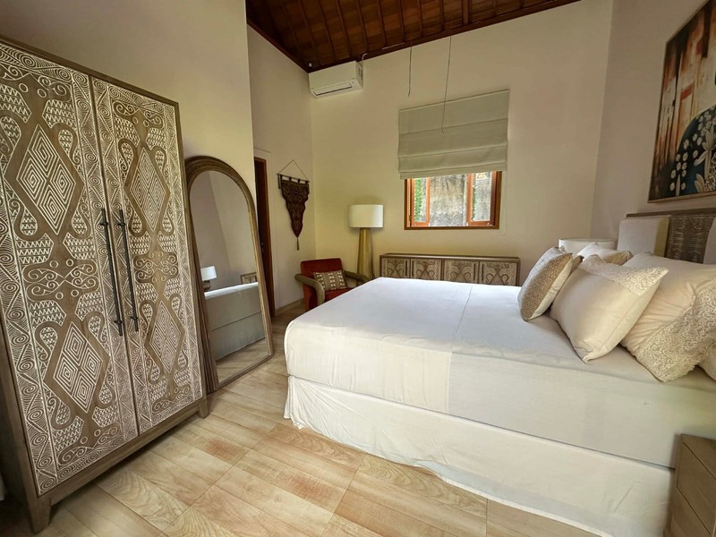 Freehold - Elegant New Villa Near Ubud - A Refined Home in Authentic Kemenuh, Gianyar, BALI