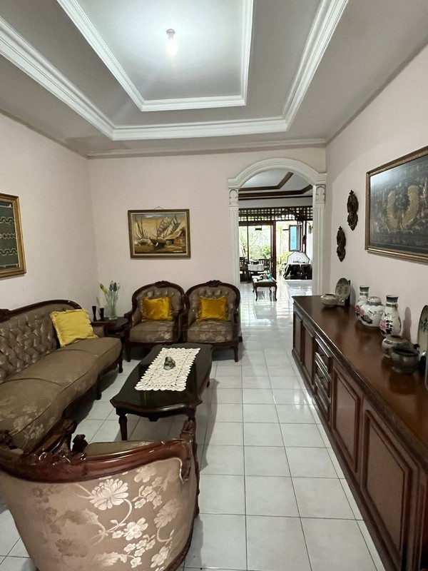 Di jual  cepat rumah cantik di Lingkungan yang tenang dan nyaman di Gandul Cinere