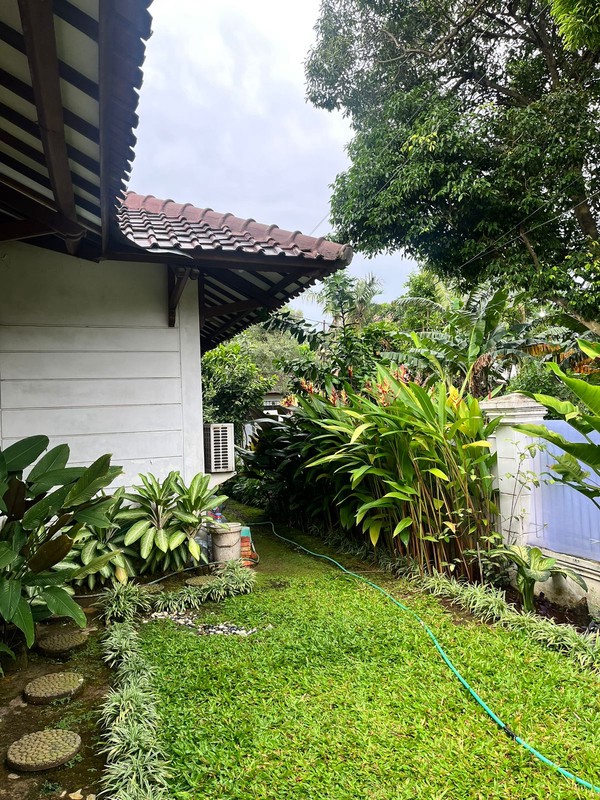 Di jual  cepat rumah cantik di Lingkungan yang tenang dan nyaman di Gandul Cinere