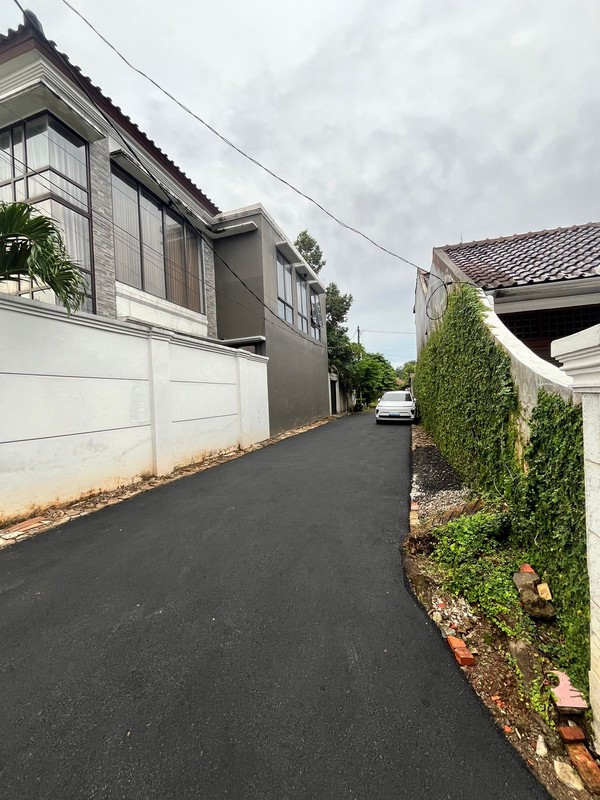 Di jual  cepat rumah cantik di Lingkungan yang tenang dan nyaman di Gandul Cinere