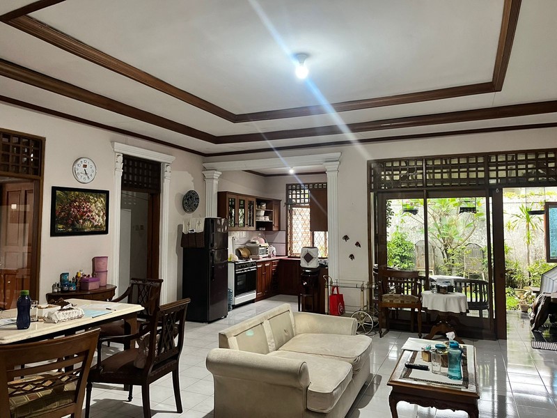 Di jual  cepat rumah cantik di Lingkungan yang tenang dan nyaman di Gandul Cinere