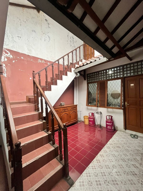 Di jual  cepat rumah cantik di Lingkungan yang tenang dan nyaman di Gandul Cinere