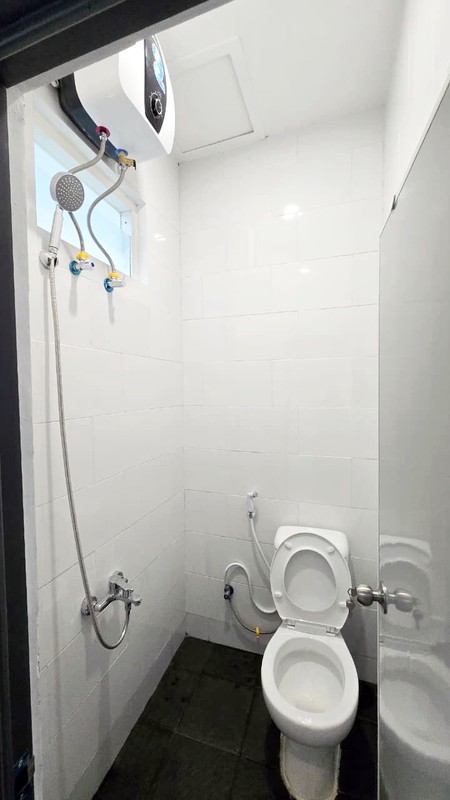 Rumah Kost FULL FURNISHED SIAP HUNI di Dukuh Kapasan Surabaya Barat, 2 Lantai, 21 Kamar (K.Mandi dalam)