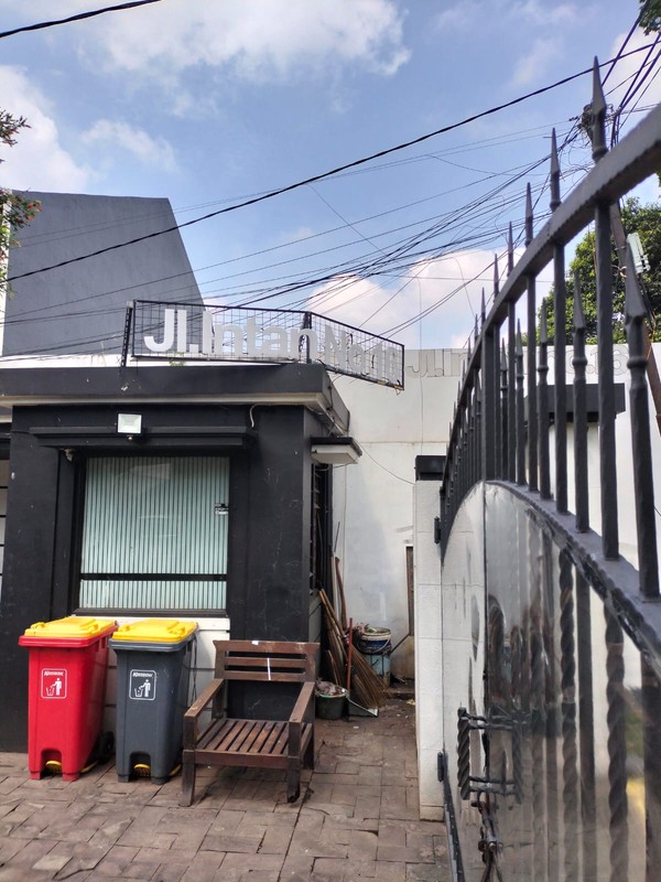 Rumah 2 Lantai Siap Huni dengan Hunian Nyaman dan Asri @Cilandak