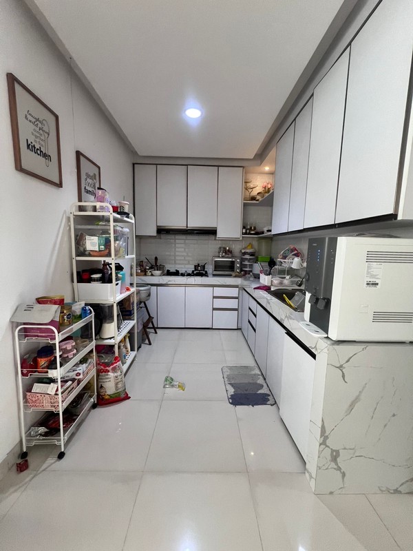 Rumah Semi Furnish Siap Huni dengan Hunian Nyaman dan Asri di BSD