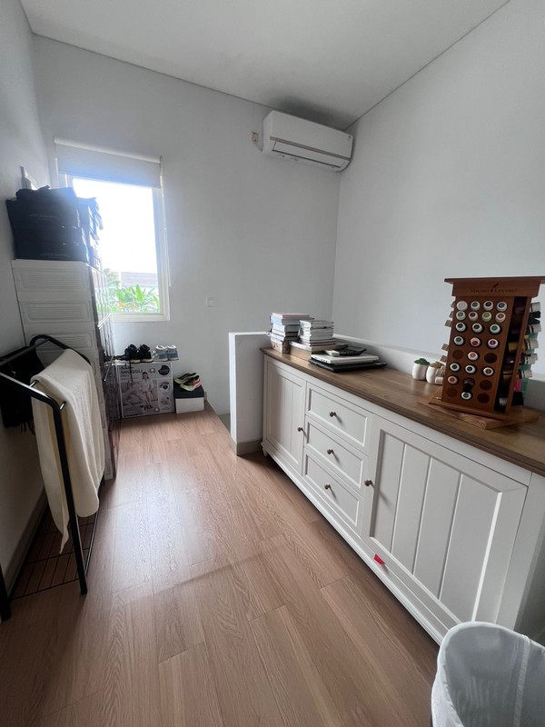 Rumah Semi Furnish Siap Huni dengan Hunian Nyaman dan Asri di BSD