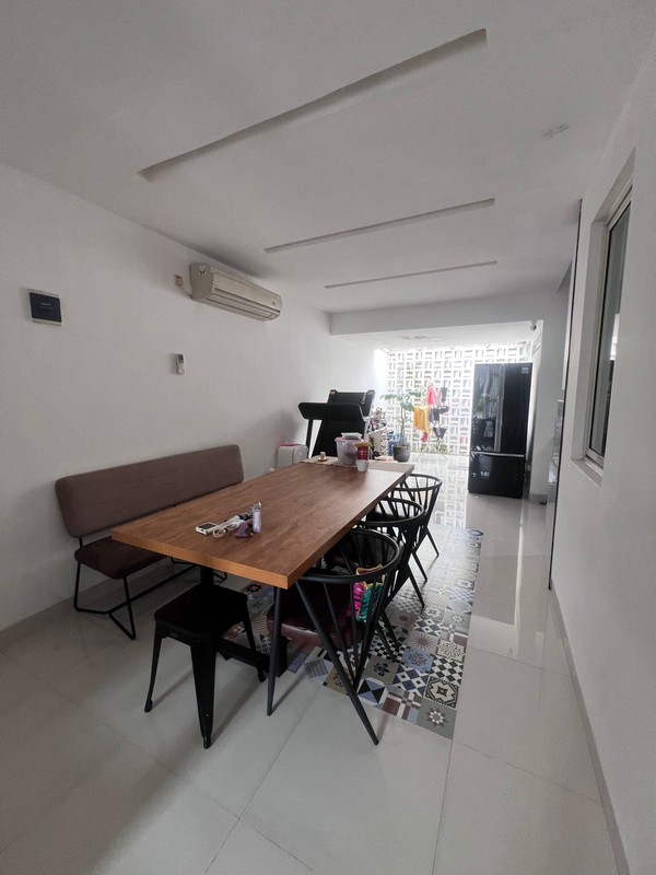 Rumah Semi Furnish Siap Huni dengan Hunian Nyaman dan Asri di BSD