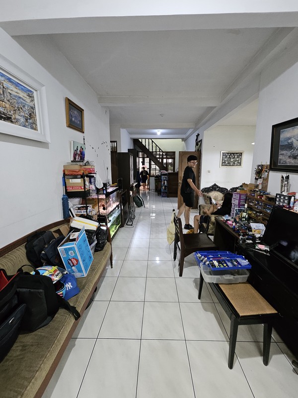 Rumah 2 Lantai Siap Huni dengan Hunian Nyaman dan Asri @Ciputat Timur