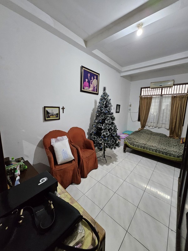 Rumah 2 Lantai Siap Huni dengan Hunian Nyaman dan Asri @Ciputat Timur