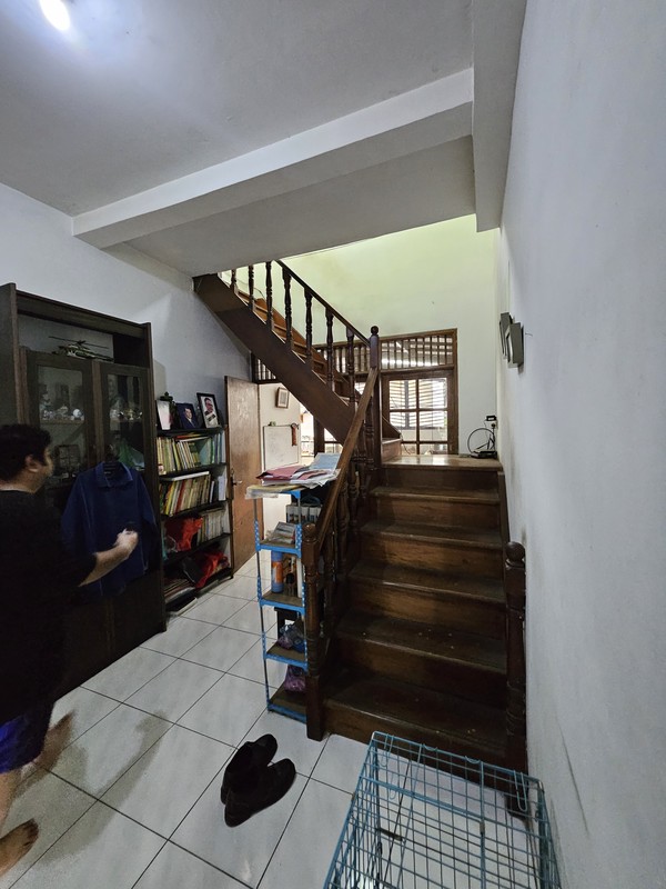 Rumah 2 Lantai Siap Huni dengan Hunian Nyaman dan Asri @Ciputat Timur