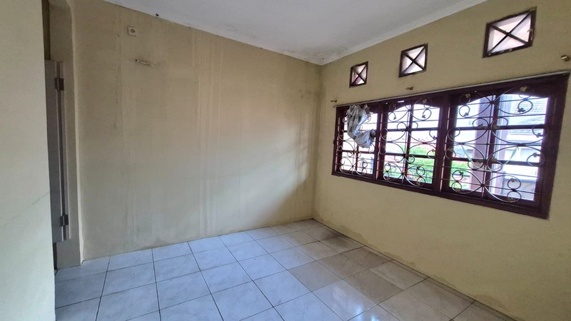 Rumah 2 Lantai Disewakan di Tebet Barat - 3+1 KT, Lingkungan Tenang & Strategis