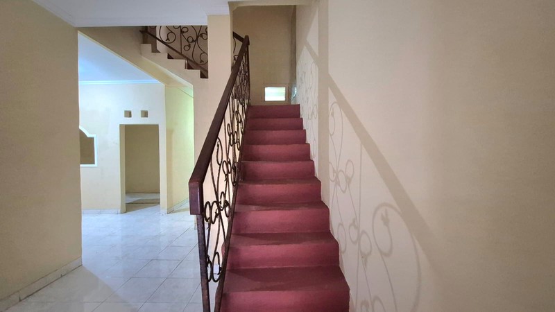 Rumah 2 Lantai Disewakan di Tebet Barat - 3+1 KT, Lingkungan Tenang & Strategis