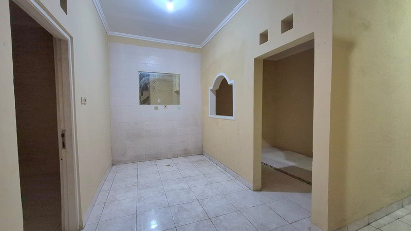 Rumah 2 Lantai Disewakan di Tebet Barat - 3+1 KT, Lingkungan Tenang & Strategis