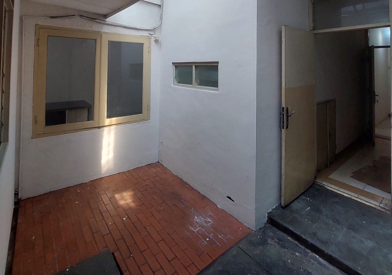 Rumah Cocok untuk Kantor / Tempat Usaha di daerah Kalibata Indah Jakarta Selatan