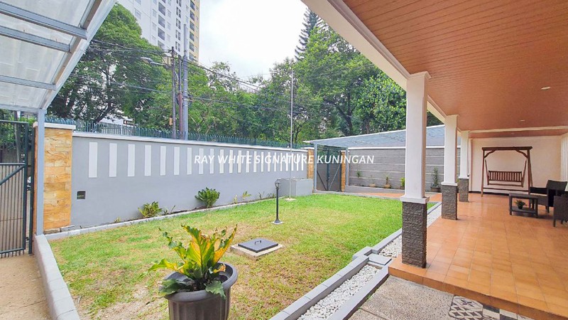 Rumah Mewah Disewakan Lokasi Premium dan Strategis di Jalan Wijaya