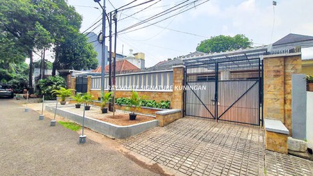 Rumah Mewah Disewakan Lokasi Premium dan Strategis di Jalan Wijaya