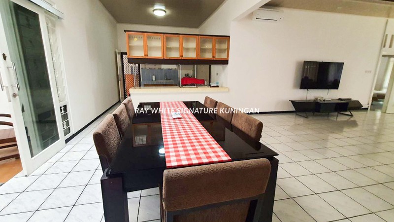 Rumah Mewah Disewakan Lokasi Premium dan Strategis di Jalan Wijaya